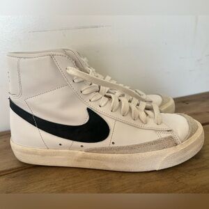 Nike Blazer Mid '77 sneakers/shoes womens white & black high top 7.5